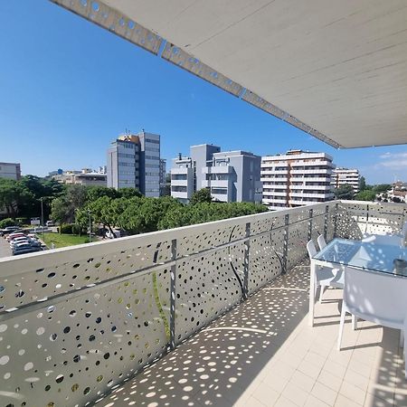 Appart-Hotel Holiday Lignano Sabbiadoro Exterior foto