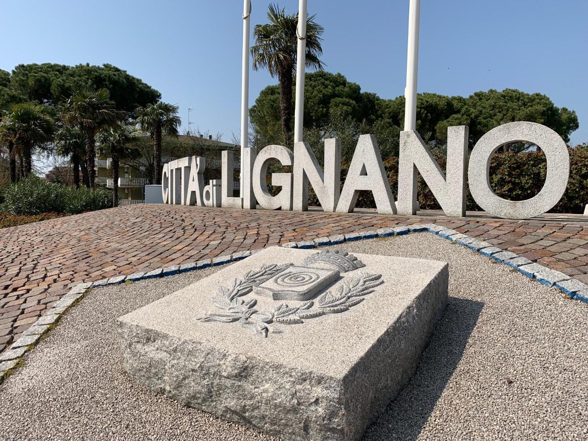 Appart-Hotel Holiday Lignano Sabbiadoro Exterior foto