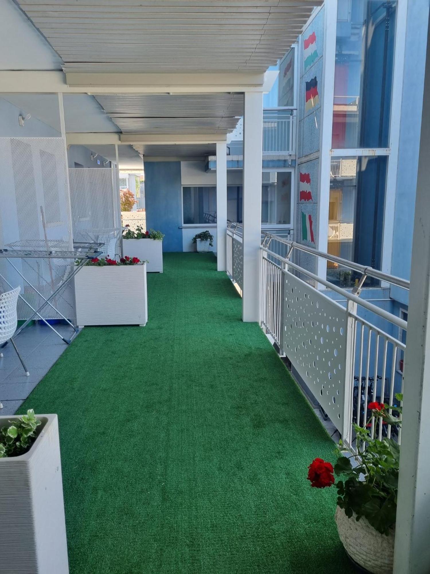 Appart-Hotel Holiday Lignano Sabbiadoro Exterior foto
